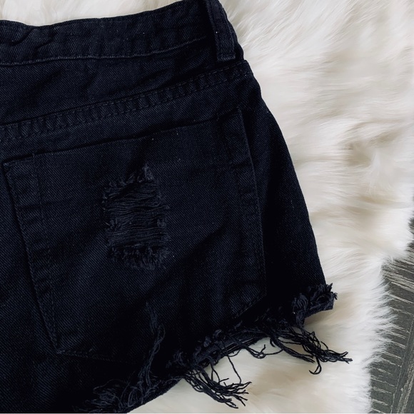 BLACK DESTROYED HIGH-WAIST SHORTS - Picture 4 of 10